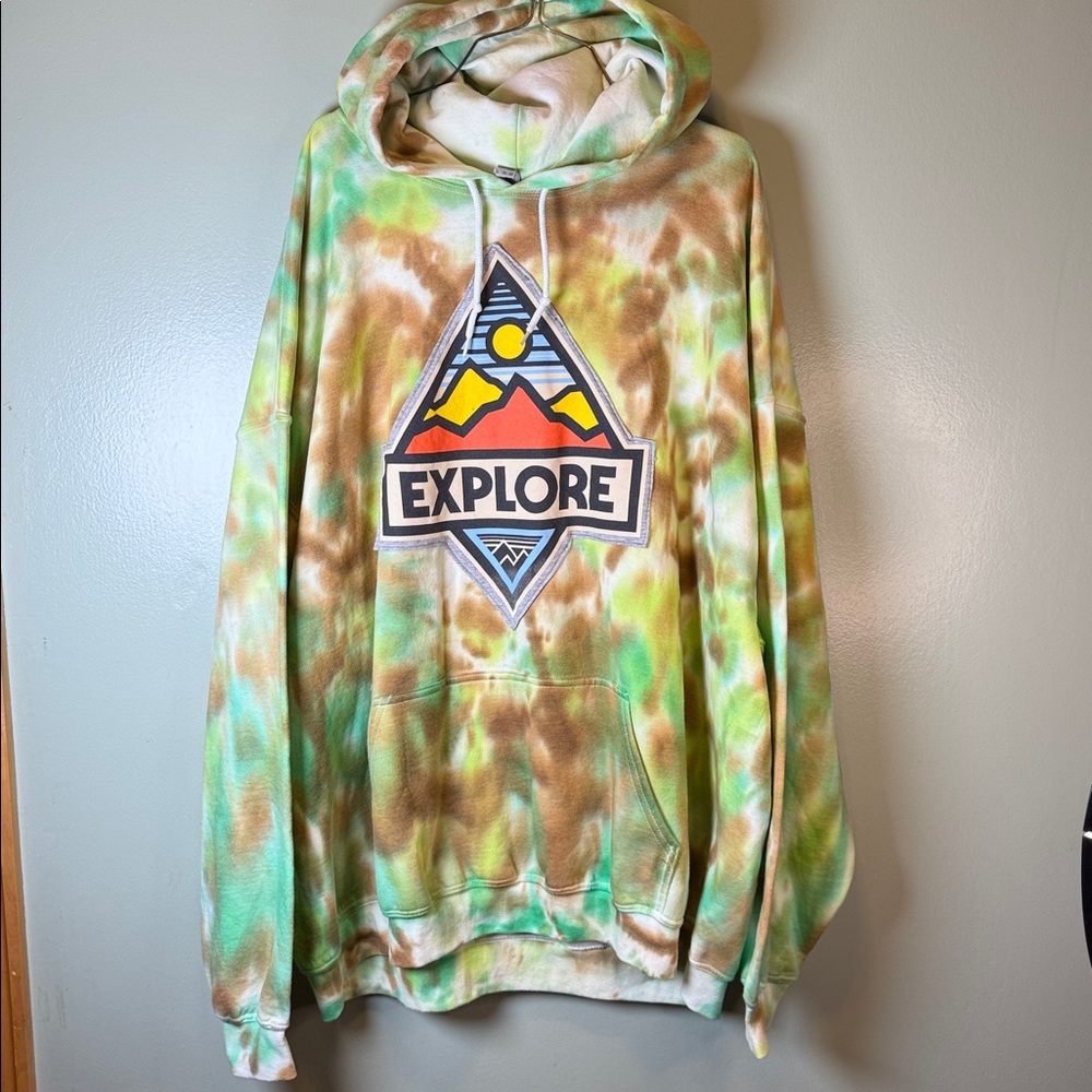 Men’s Tye dye hooded sweatshirt with explore patch